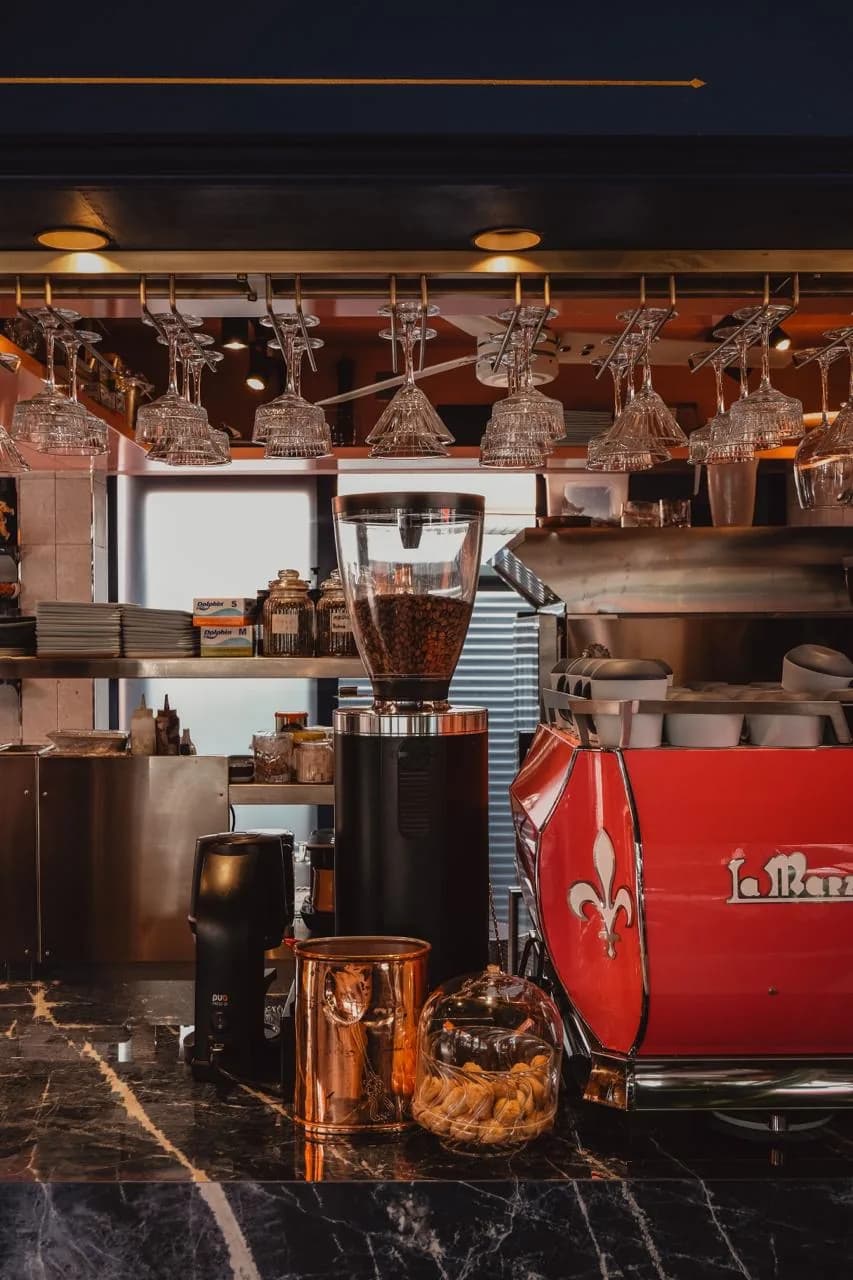 Rote Espressomaschine